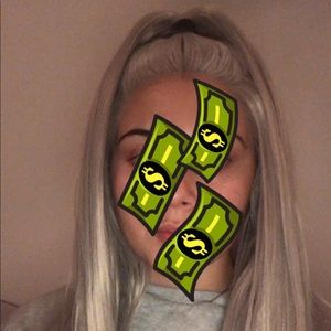 Meet your Posher, Alyssa